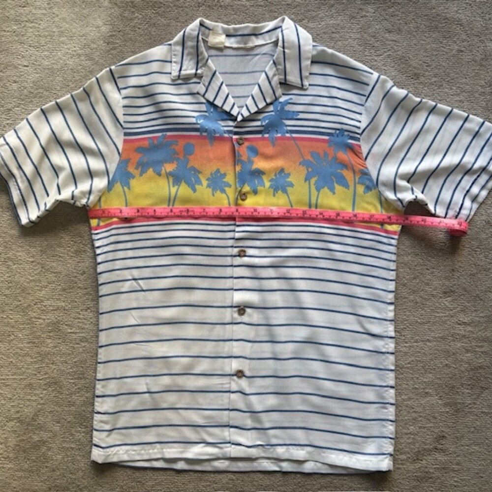 Vintage 1980s California Surf Style Short Sleeve Button Down Shirt
